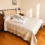 Villa La Perla, *