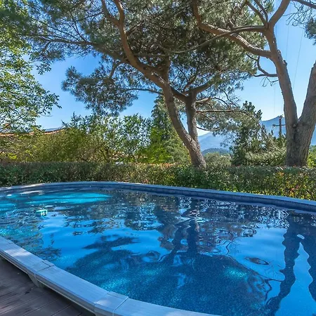 La Perla, Villa